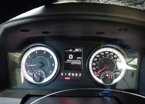 2019 Ram 1500 Classic Tradesman 4X2 6'4 Box z USA, uszkodzony, nr VIN 1C6RR6FG8KS656532